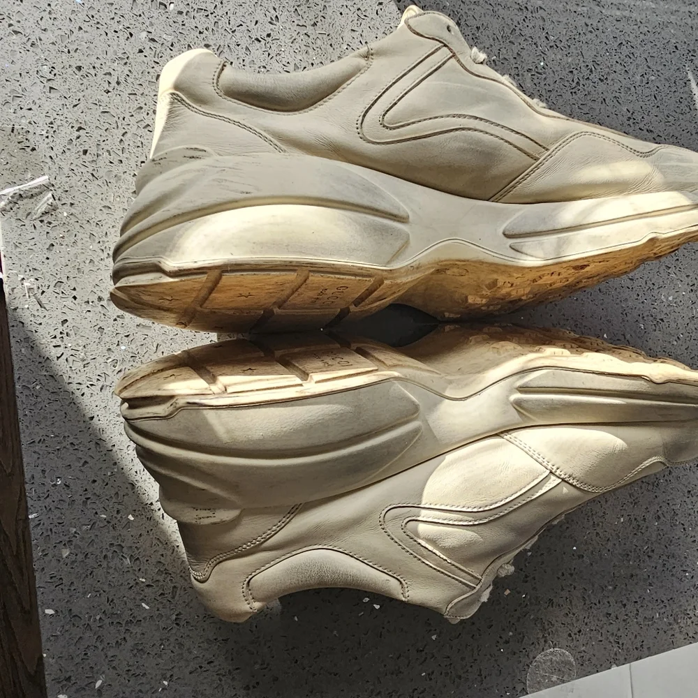Gucci Beige Sneakers with Red Lip Graphic